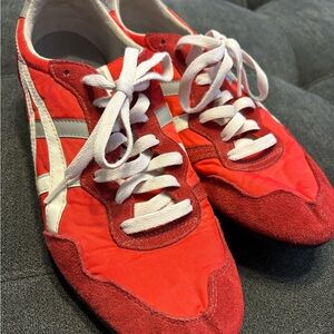 Serrano Onitsuka Tiger Men’s shoes. Size 9.